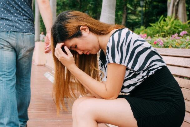 男朋友在吵架后总是丢下我转头就走且爱冷战，该怎么办？