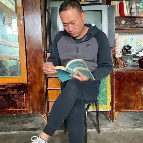 张同学走红后首次接受采访，他对此都透露了哪些拍视频的技巧？