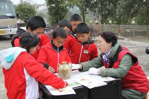 志愿者身上写不是物业,物业:将维权,维权维什么?