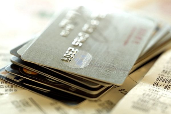 如何看待11年前信用卡透支200如今要还3万多这件事？