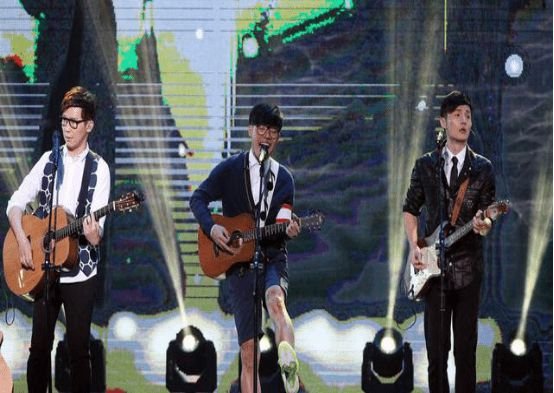 一代金曲奖歌王，曾是李荣浩的导师，转身变成学员，他是谁？