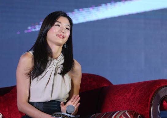 全智贤的成名史:从“野蛮女友”到400亿阔太,她如今怎么样了?