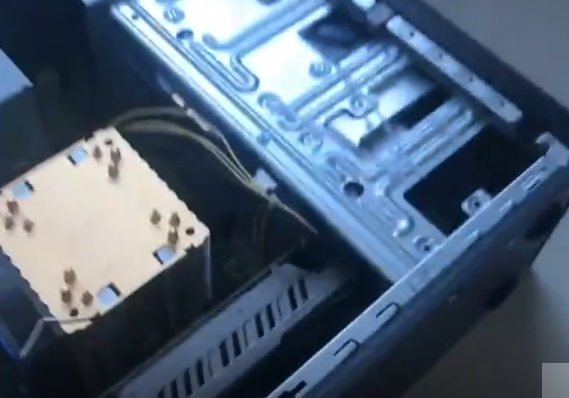 御轩X3电脑机箱怎么装显卡?