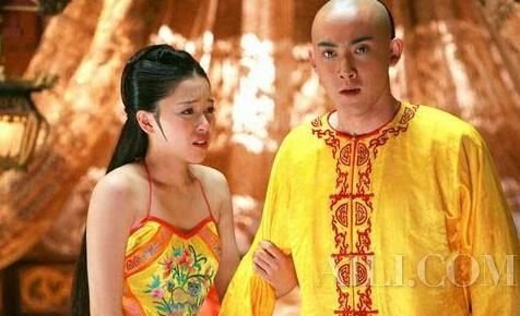 欣荣格格和五阿哥成亲圆房在第几集？欣荣格格肚兜滑落视频