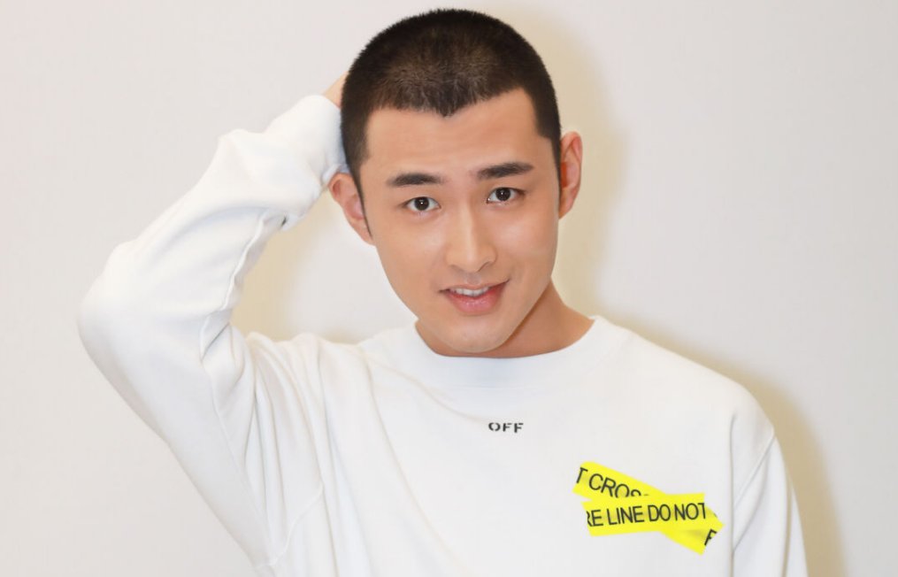 杨洋参加王彦霖婚礼，因航班延误晚上才到，这得是多大的感情呢？