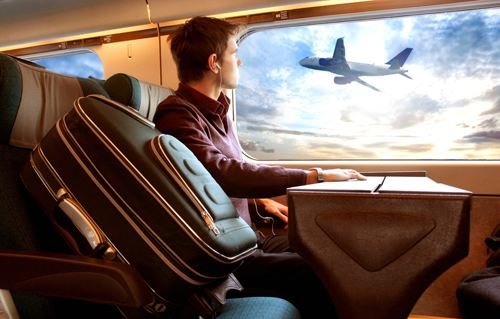 坐飞机是坐前面好还是坐后面好