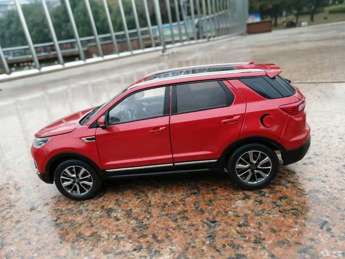 国产最美SUV，赏长安CS55炫动红的时尚