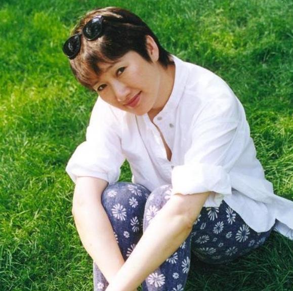 一级演员成方圆，一婚嫁给恩师二婚嫁给何坤。如今过得怎样？