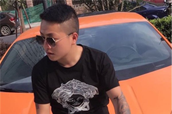 坐拥400万粉丝的网红竟然是逃犯，这个网红是谁？