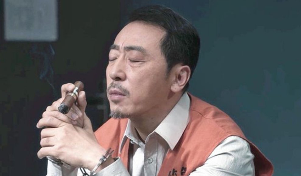 影视剧扫黑风暴里马帅遗孀李丽涓跟董耀究竟是什么关系？