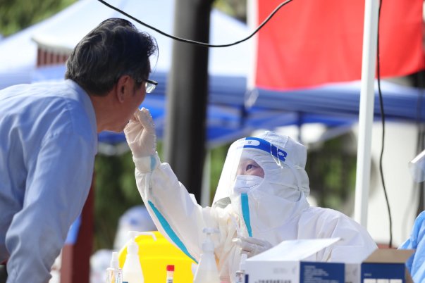 四川35人因疫情在朋友家吃住4天3晚，期间他们是如何度过的？