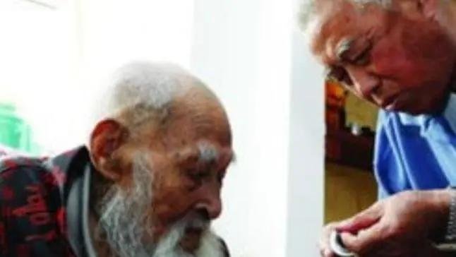 传奇老人辛冠洁去世，如何评价他的一生？