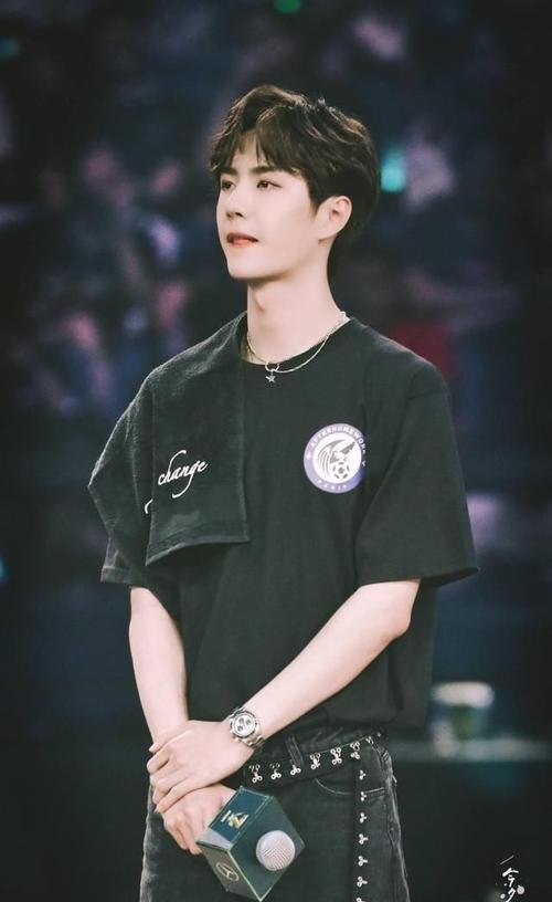 王一博坐镇开年演讲,他的日记都会写些什么?