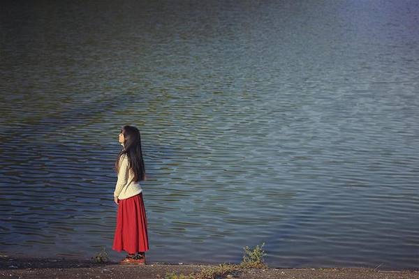 男生有哪些表现，说明他在偷偷喜欢你？