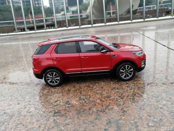 国产最美SUV，赏长安CS55炫动红的时尚