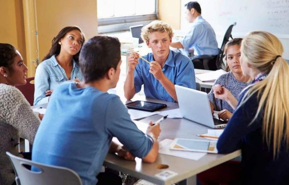 在美国几年义务教育？