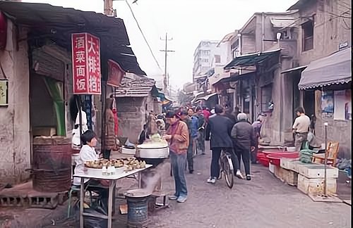 在早餐店里投放老鼠药，致百人食物中毒、42人死亡，后来怎样？