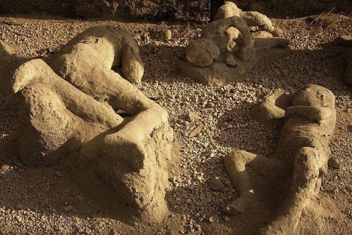 2千年前死于火山喷发的两居遗骸被找到,专家有何重大发现?