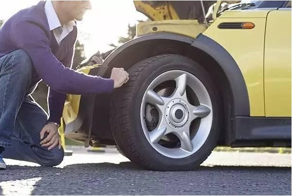 车子一晃一晃的就进去了什么原因？