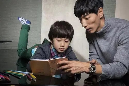 离婚七年了，儿子不认我怎么办呀？