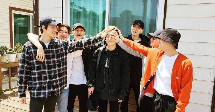 EXO摸头照只剩边伯贤、吴世勋了，这是这个组合怎样的一种传统？