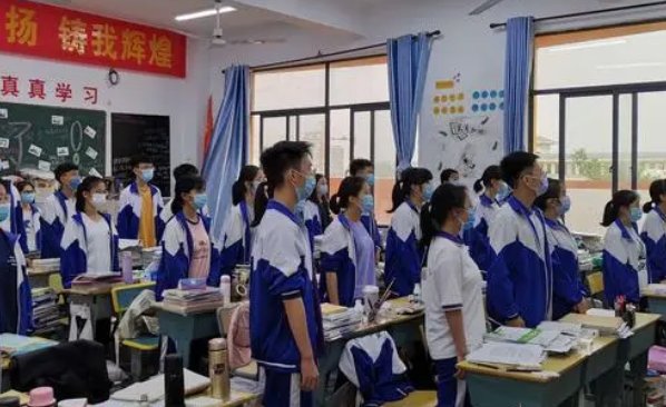 张家港高中录取分数线是多少？