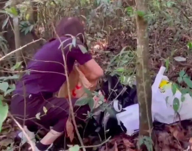 南京女大学生被害案被害者父母将判决书烧给女儿，父母此举有何善意？