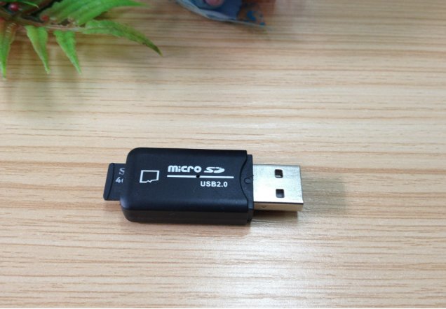 读卡器插在电脑为什么显示不出来？