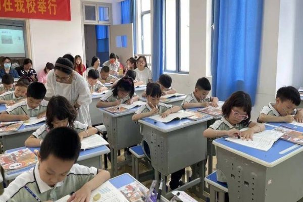 披造句二年级简单