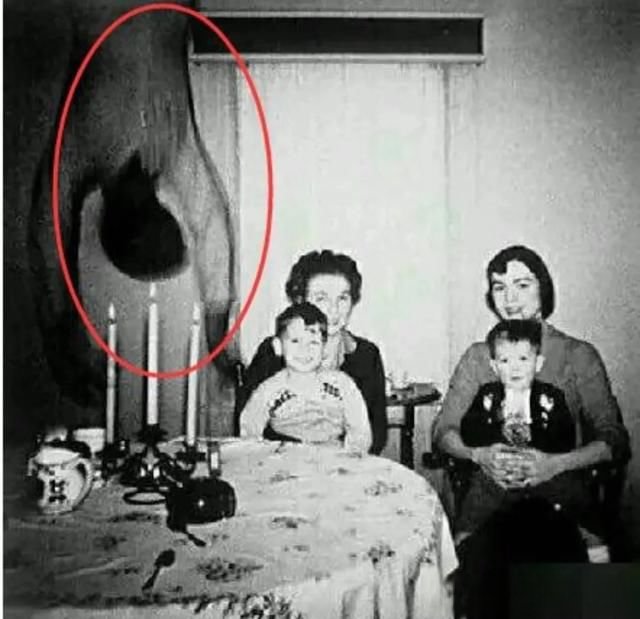 史上最诡异的图片吓死20万人 看懂了超吓人