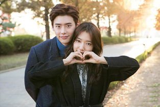 为什么有些人喜欢摸女朋友的脸？女生喜欢这种亲昵的动作吗？