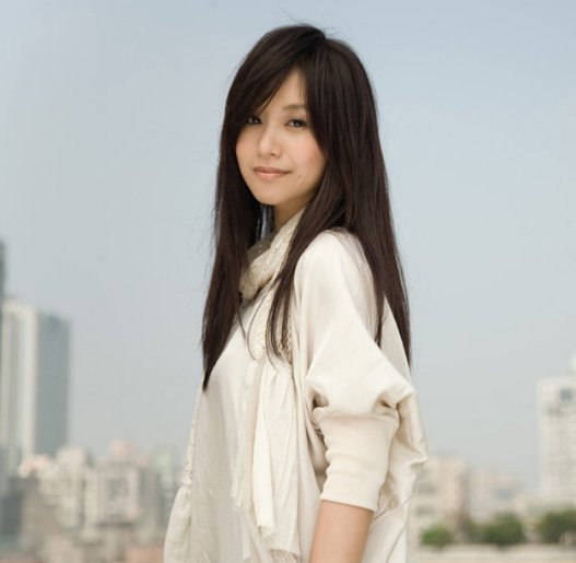 爱你是孤单的心事是什么歌？