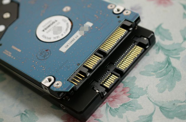 苹果笔记本air里闪存硬盘和固态硬盘有什么不同？