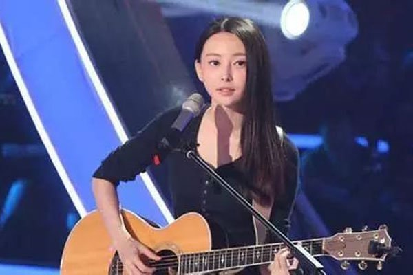 陶喆和于文文的关系不简单 都在装不认识