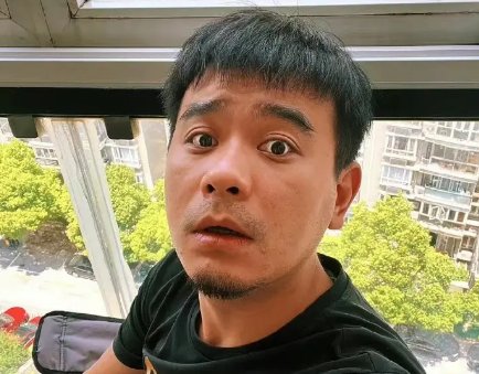 男演员被控性骚扰、酒后拉21岁女生上车！事情的真相究竟是什么？