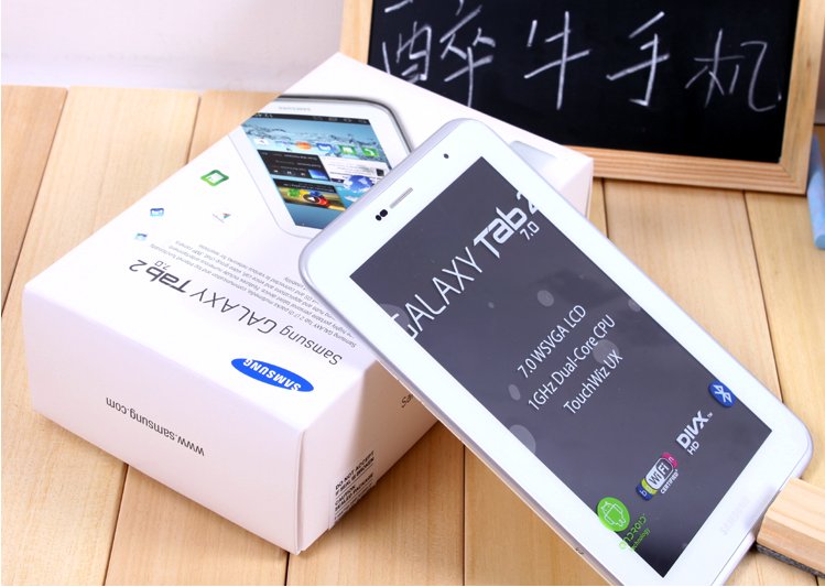 《绅士的品格》里徐伊秀用的手机啥型号的~~