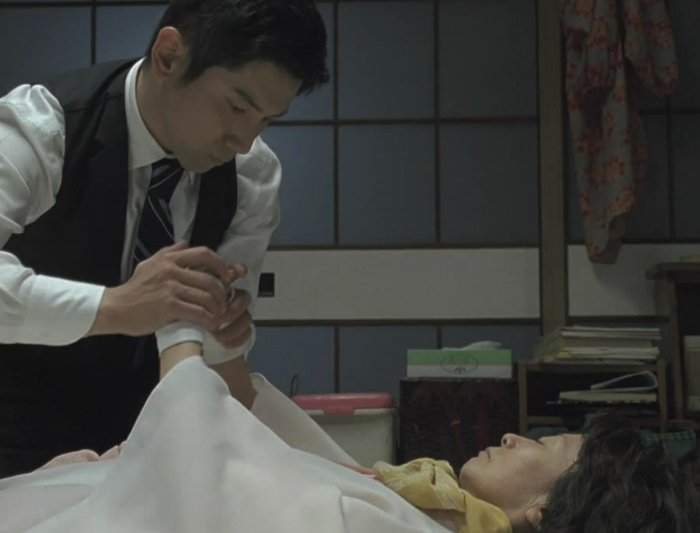 给死人化妆的职业叫什么名字?