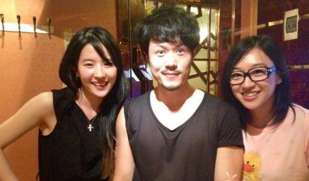 刘亦菲探班的好友是谁？