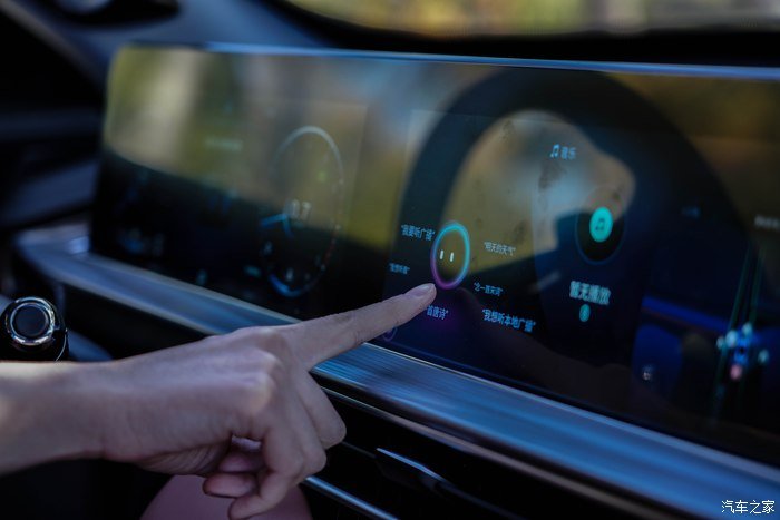 不容错过的红裙诱惑，佳人，瑞虎8PLUS，京都之间的“三角恋”