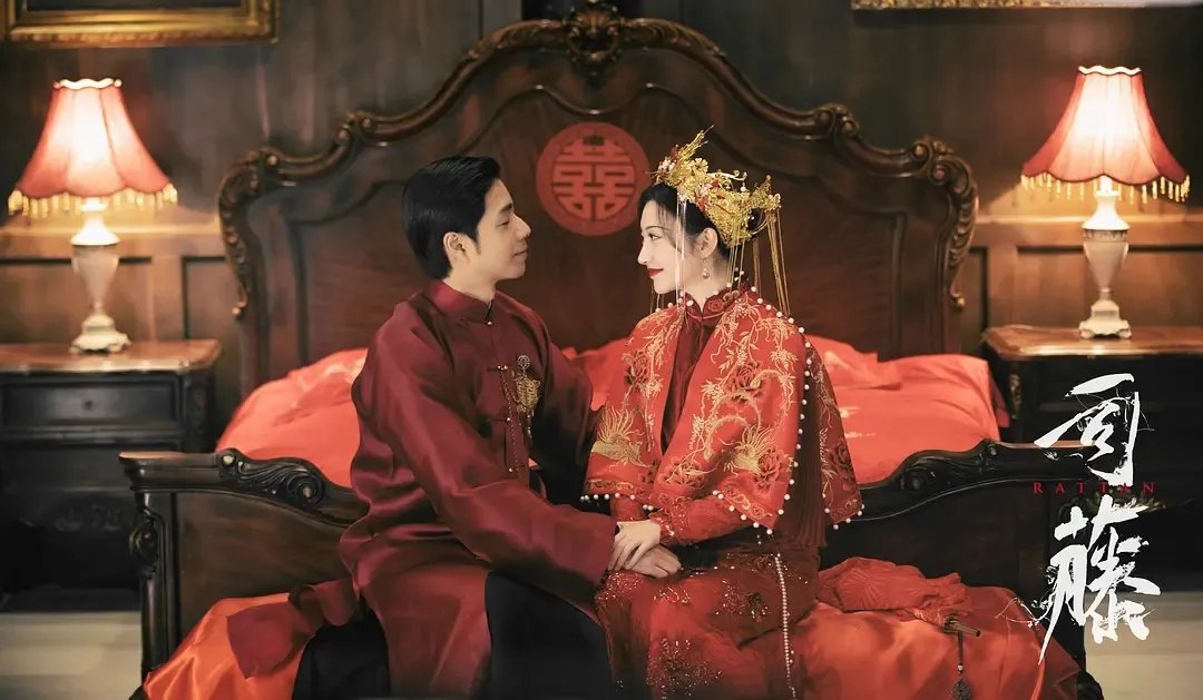 司藤中白英为什么杀死司藤后，又复活了她？