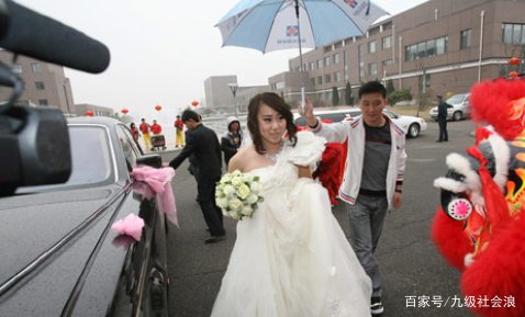 她被赵本山一夜捧红，成名后抛夫弃子，现在成名之后的生活过得怎么样了？