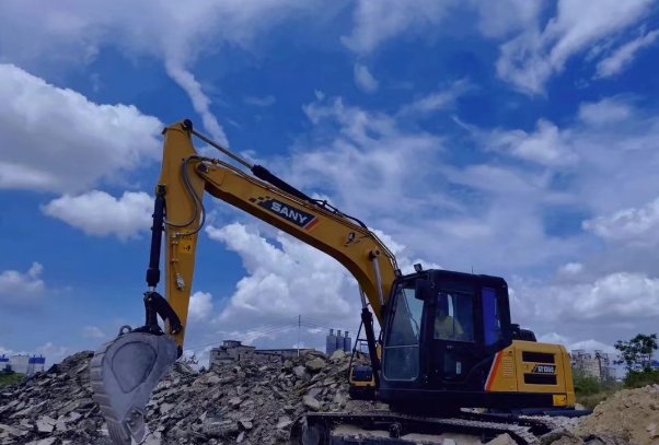 学挖掘机要学多少钱?