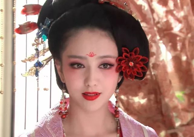 南京重现传统落梅妆，这种妆容为何再次流行了起来？