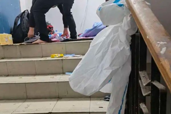 上海17名防疫保安被骗，在桥下过夜，他们究竟遭遇了怎样的骗局？