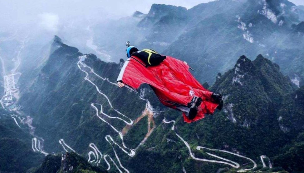 天门山翼装飞行：安安为什么没有打开降落伞