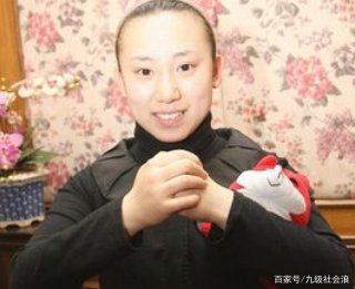 她被赵本山一夜捧红，成名后抛夫弃子，现在成名之后的生活过得怎么样了？