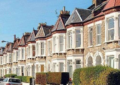伦敦平均房价达历史高位的原因是什么？