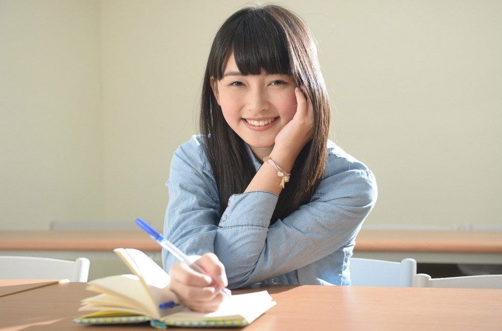 约新认识的女友到家里吃饭做什么可以缓解尴尬?