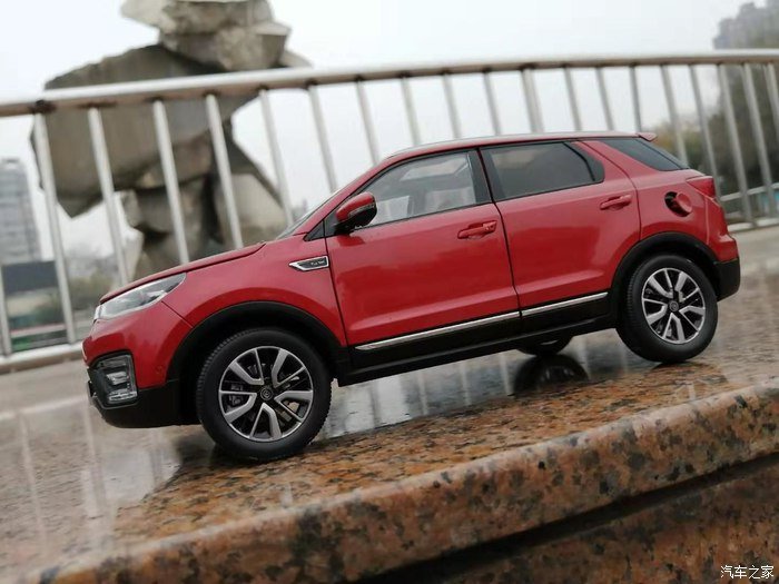 国产最美SUV，赏长安CS55炫动红的时尚