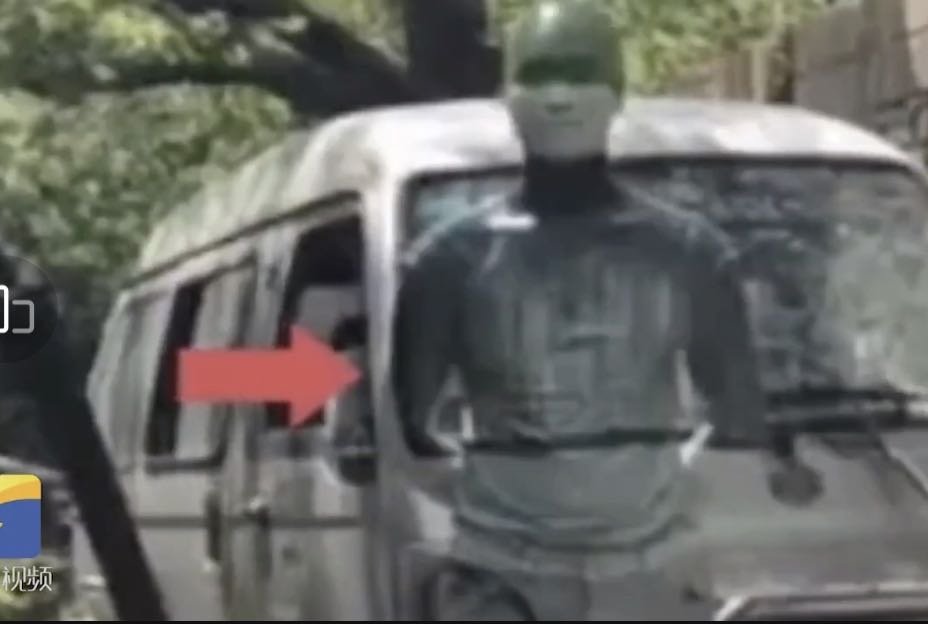 山东一小伙用百变画笔练就隐身术，他是如何做到的？